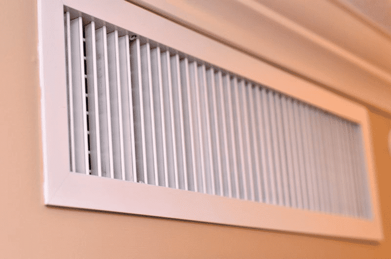 Cách chống nóng cho nhà mái tôn bằng cửa sổ thông gió