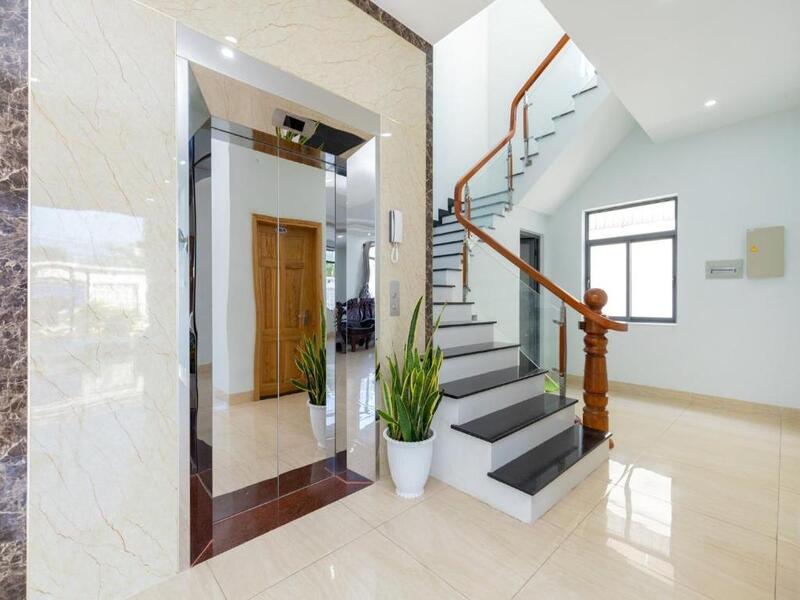 Cầu thang kính cường lực là gì?