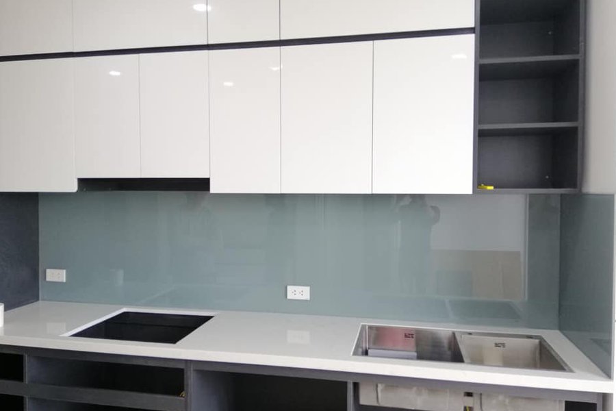 Kính ốp bếp là gì?